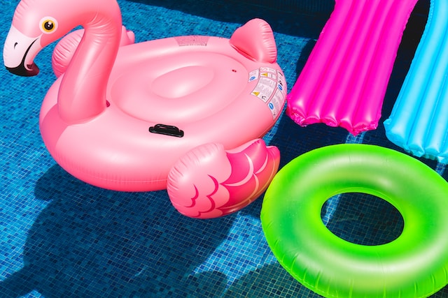 7 Easy Apps to Bring To Your Pool Party