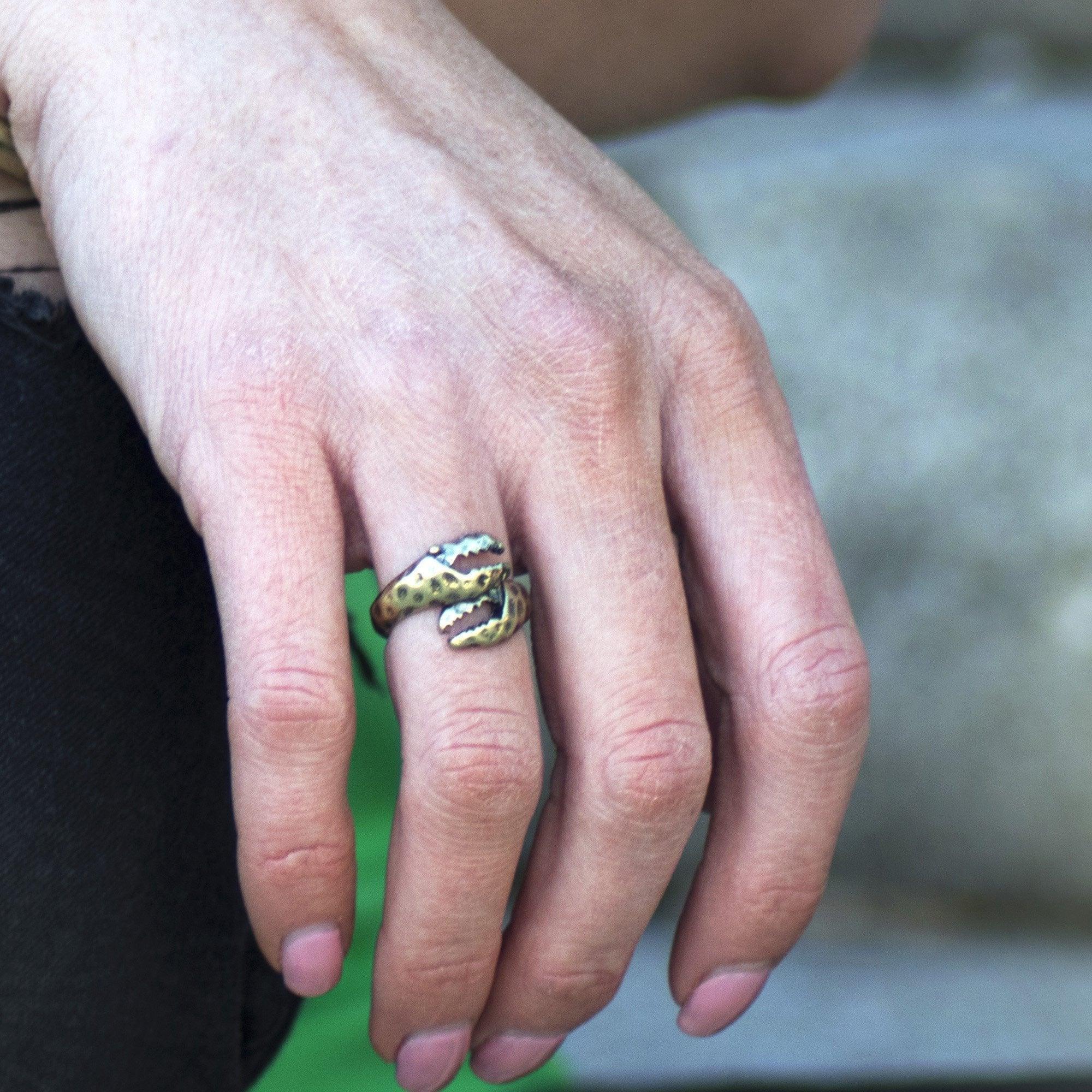 Crab Claw (Matted Gold) / Ring - Route One Apparel